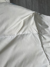 Load image into Gallery viewer, Vintage Helly Hansen Reversible Down Jacket JK662