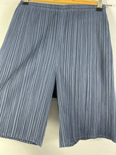 Load image into Gallery viewer, Pleats Please ISSEY MIYAKE Short GTMP152
