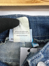 Load image into Gallery viewer, ROXY Box Logo Embroidery Low Waist Short Denim GTMP046
