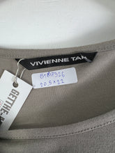 Load image into Gallery viewer, Vivienne Tam Embroidery Sleeveless Blouse (38) GTMP326
