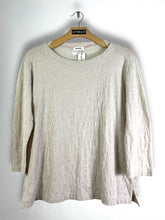 Load image into Gallery viewer, Plantation ISSEY MIYAKE Embroidery Blouse (M) GTMP320
