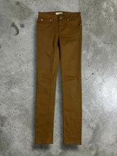 Load image into Gallery viewer, Burberry London Oakland Jean GTMPT363
