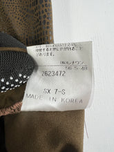 Load image into Gallery viewer, REVLON Y2K Faux Snakeskin Buttons Up Shirt (M) GTMP084
