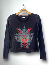 Load image into Gallery viewer, Lee Y2K Embroidery Graphic L/S Tee GTMP077
