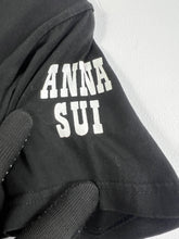 Load image into Gallery viewer, Anna Sui Box Logo V-Neck Tee GTMP076
