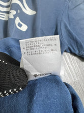 Load image into Gallery viewer, UMBRO by Descente Box Logo Graphic Tee (M) GTME619
