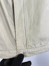 Load image into Gallery viewer, Vintage BURBERRY&#39;S Mini Logo Light Jacket (M) GTMP178
