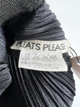 Load image into Gallery viewer, Pleats Please ISSEY MIYAKE Full Zip Vest (3) GTMP349
