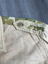 Load image into Gallery viewer, AVIREX Y2K USN Camo Button Up Shirt (L) JKA119
