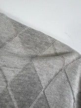 Load image into Gallery viewer, Burberry Black Label Argyle V neck L/S Tee (3) GTMP098

