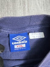 Load image into Gallery viewer, Vintage 90s UMBRO Logo Graphic Tee (YXL) GTME634
