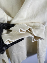 Load image into Gallery viewer, Vintage Winnie the Pooh Embroidery Sweatshirt (XL) GTMP370
