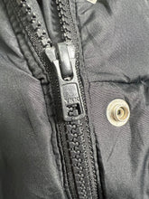 Load image into Gallery viewer, GAP Puffer Vest (L) JKA146
