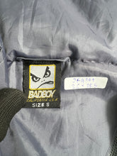 Load image into Gallery viewer, Vintage BADBOY Y2K Windbreaker Jacket (S) JKA144
