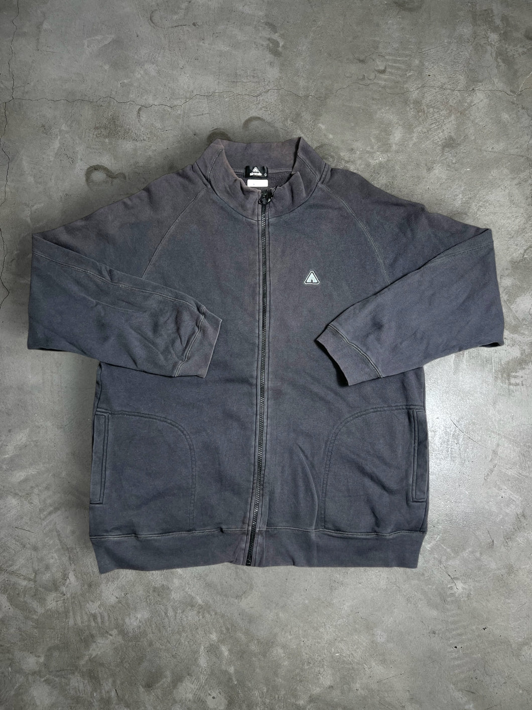 Vintage Airwalk Mini Logo Zipped Sweatshirt (L) JKA143