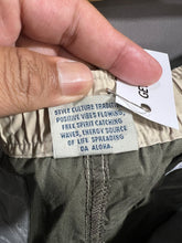 Load image into Gallery viewer, PIKO Hawaiian Cargo Short JKA187
