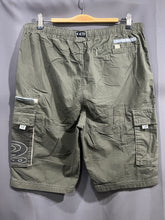 Load image into Gallery viewer, PIKO Hawaiian Cargo Short JKA187
