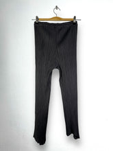 Load image into Gallery viewer, Pleats Please ISSEY MIYAKE Straight Legs Pant GTMPT735
