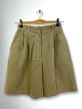 Load image into Gallery viewer, BALENCIAGA Golf Pleated Cuffed Corduroy Short GTMP191
