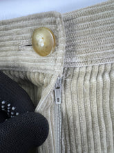 Load image into Gallery viewer, BALENCIAGA Golf Pleated Cuffed Corduroy Short GTMP191
