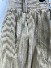 Load image into Gallery viewer, BALENCIAGA Golf Pleated Cuffed Corduroy Short GTMP191
