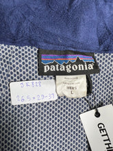 Load image into Gallery viewer, Patagonia Gorpcore Jacket (L) JK828
