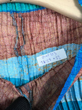 Load image into Gallery viewer, ISSEY MIYAKE Pleated Printed Blouse (L) GTMP103
