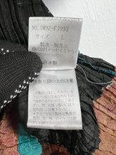 Load image into Gallery viewer, ISSEY MIYAKE Pleated Printed Blouse (L) GTMP103
