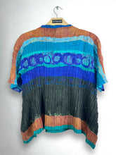 Load image into Gallery viewer, ISSEY MIYAKE Pleated Printed Blouse (L) GTMP103

