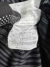 Load image into Gallery viewer, COMME des GARÇONS robe de chambre Striped Sleeveless Blouse GTMP101
