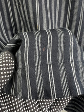 Load image into Gallery viewer, COMME des GARÇONS robe de chambre Striped Sleeveless Blouse GTMP101
