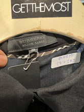 Load image into Gallery viewer, BURBERRY Black Label Sleeveless Shirt (38) GTMP390
