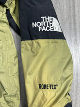 Load image into Gallery viewer, The North Face Gore-Tex Women Nylon Jacket (M) JK476
