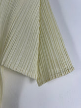 Load image into Gallery viewer, Pleats Please ISSEY MIYAKE Off White Blouse (3) GTMP241
