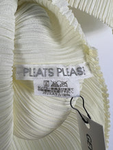 Load image into Gallery viewer, Pleats Please ISSEY MIYAKE Off White Blouse (3) GTMP241
