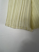 Load image into Gallery viewer, Pleats Please ISSEY MIYAKE Off White Blouse (3) GTMP241
