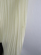 Load image into Gallery viewer, Pleats Please ISSEY MIYAKE Off White Blouse (3) GTMP241
