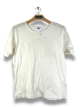 Load image into Gallery viewer, Vintage Burberry&#39;s Mini Logo Embroidery Tee (M) GTMP247
