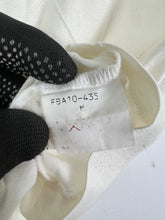 Load image into Gallery viewer, Vintage Burberry&#39;s Mini Logo Embroidery Tee (M) GTMP247
