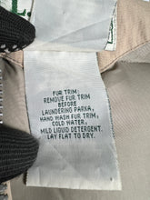 Load image into Gallery viewer, L.L.Bean Women&#39;s Down Filled Parka (M) JKA258
