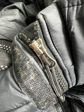 Load image into Gallery viewer, The North Face Down Jacket (M) JKA275
