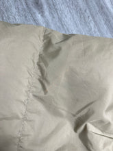 Load image into Gallery viewer, Vintage Walls Blizzard-Pruf Down Jacket (L) JKA288
