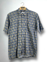 Load image into Gallery viewer, Michiko London Jeans Printed Shirt (M) GTMP025
