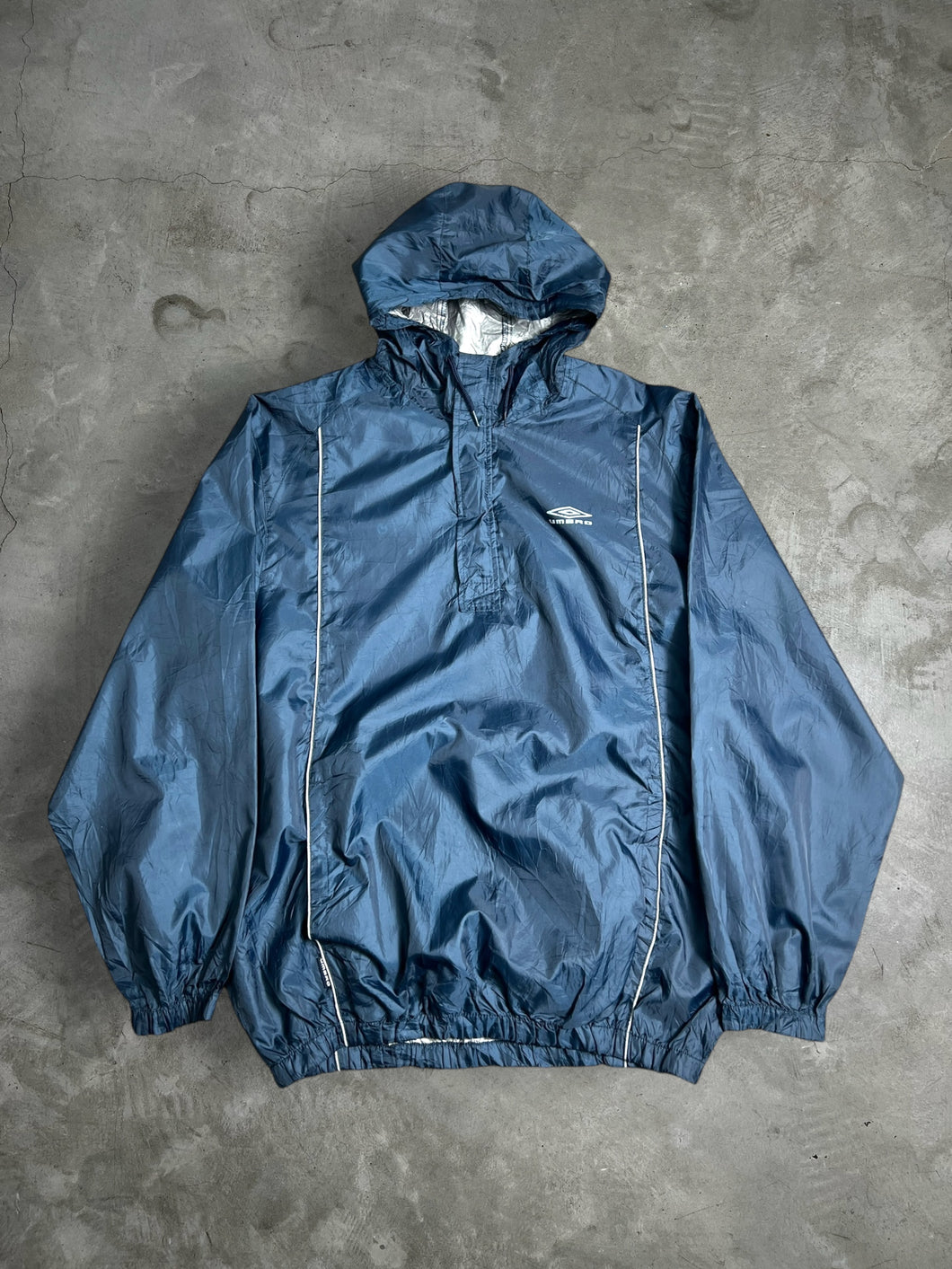 Vintage Umbro Mini Logo Half-Zip Polyester Hoodie (L) JKA011