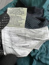 Load image into Gallery viewer, Eddie Bauer Down Vest (XL) JKA383
