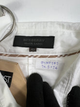 Load image into Gallery viewer, BURBERRY Black Label Sleeveless Shirt (40) GTMP141
