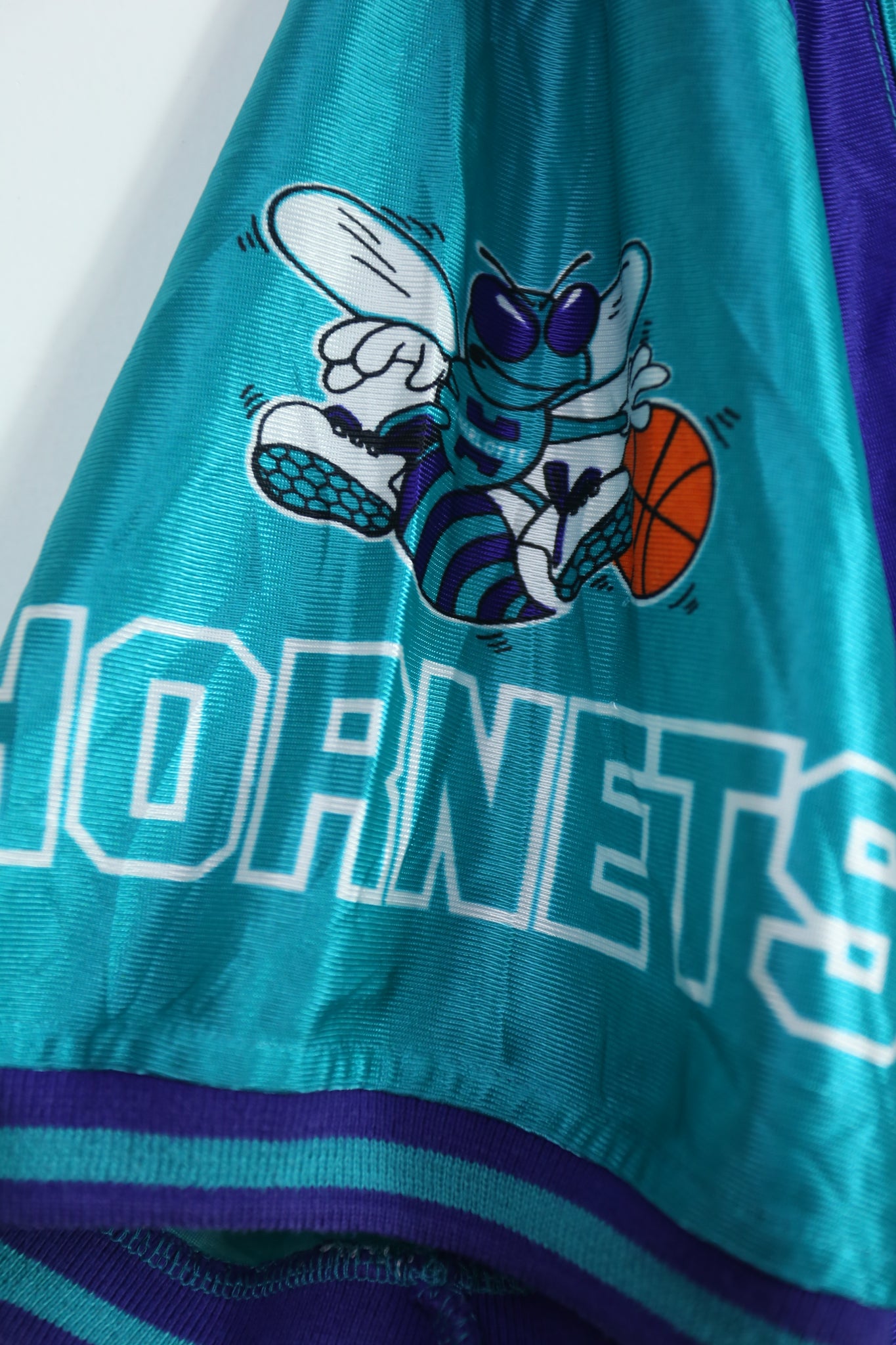 Vintage 90s NBA Charlotte Hornets Jersey (XL) GTMC426 – GETTHEMOST STORE